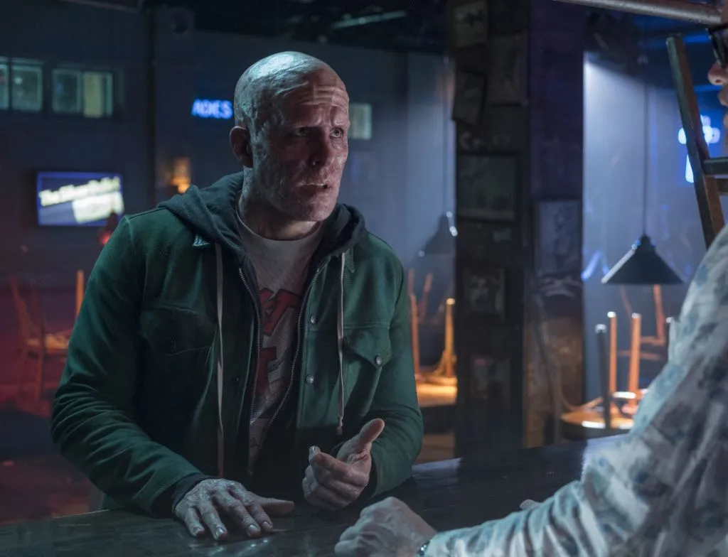 Смотреть онлайн фильм Дэдпул 2 (2018)